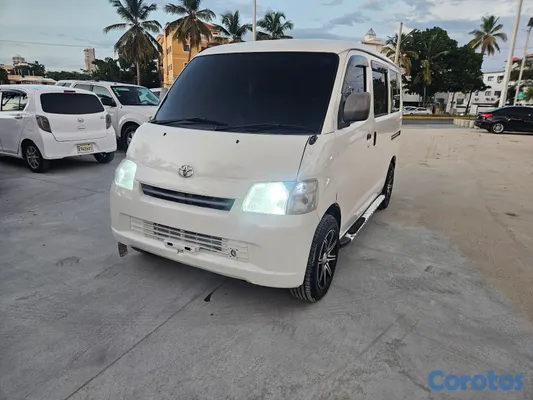 jeepetas y camionetas - Toyota townace nítida  11
