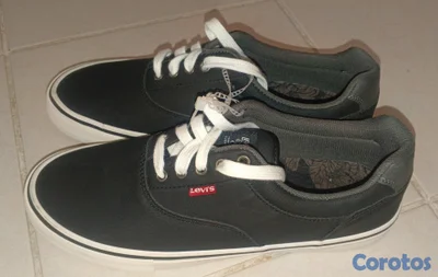 Tennis Levi's para hombre (solo 1 disponible)