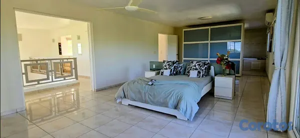 casas vacacionales y villas - EN VENTA | Villa de lujo rodeada de naturaleza en  12
