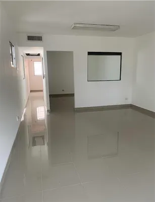 oficinas y locales comerciales - Excelente local / oficina en zona corporativa 5