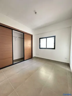 apartamentos - Alquiler apartamento Moderno / Amplio Balcón  4
