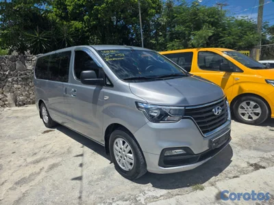 HYUNDAI GRAND STAREX 2021 RECIEN IMPORTADA ESTA EN