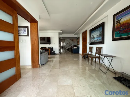 penthouses - Penthouse de Tres Niveles con Terraza, Jacuzzi y V 2