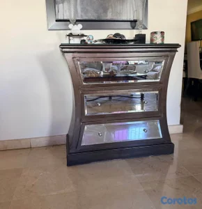 Cómoda decorativa de 3 gavetas con frentes de espe