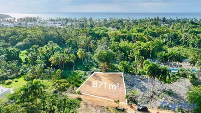 Terreno A 3 Minutos de Playa Ballenas, Rodeado de Villas de Lujo