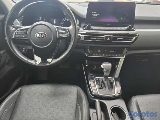 jeepetas y camionetas - KIA SELTOS 2022 BLANCO DIESEL 16