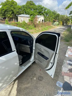 carros - dahiatsu boon Toyota passo 3