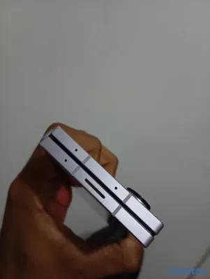 celulares y tabletas - Samsung Z Fold 6 DESBLOQUEADO 256GB GRIS CON FORRO PEQUEÑO DETALLE EN PANTALLA 6