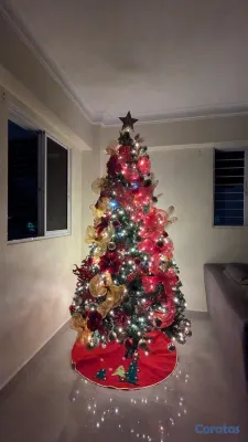 decoración y accesorios - árbol de navidad con la decoración  2