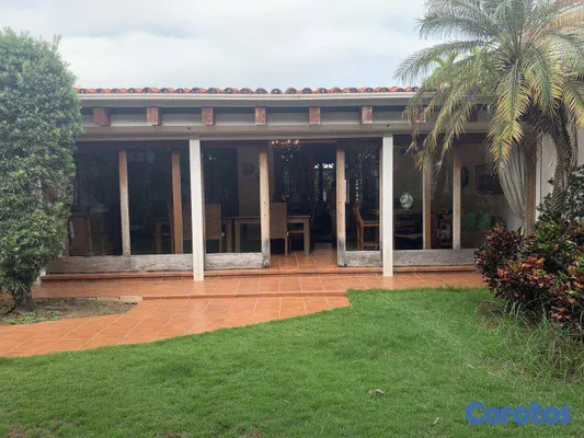 casas - Casa de 4 habitaciones 3 baños en alquiler en Bell 8