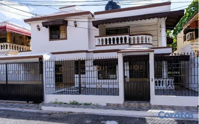 Una Casa Completa, Amplia y con Vista al Mar
