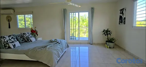 casas vacacionales y villas - EN VENTA | Villa de lujo rodeada de naturaleza en  11