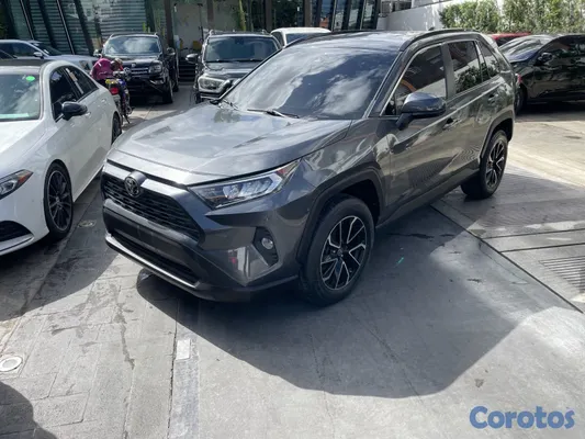jeepetas y camionetas - Toyota Rav4 LE 2020 2