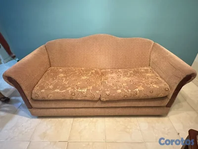 Vendo muebles con su sillas y mesita 