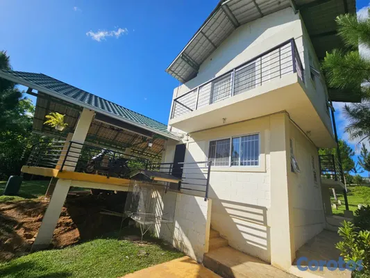 casas vacacionales y villas - Hermosa Villa en el Altos del Caballo  carretera J 2