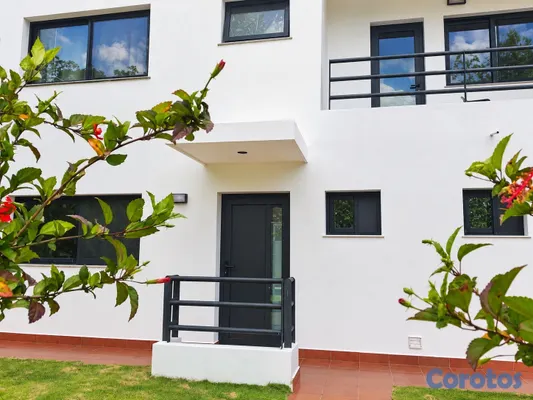 casas - Villa de 4 habitaciones con piscina en Las Ballenas 2