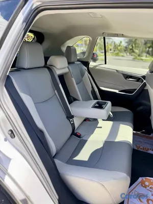 jeepetas y camionetas - Toyota RAV4 2025 XLE Premium 3