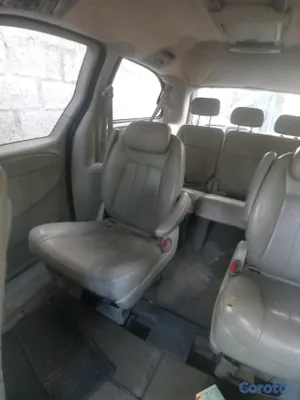 jeepetas y camionetas - vehículo: minivan Chrysler town AND country 
Años : 2005
Válvula: V6 3.8  5