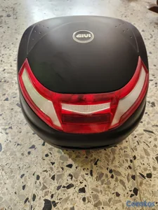 Vendo Givi Nos Monolock E30RN con montura