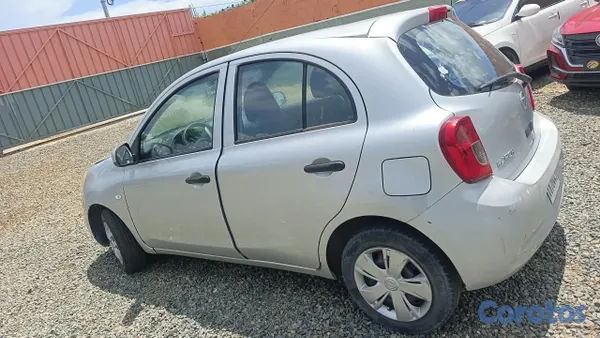 carros - NISSAN MARCH. 5
