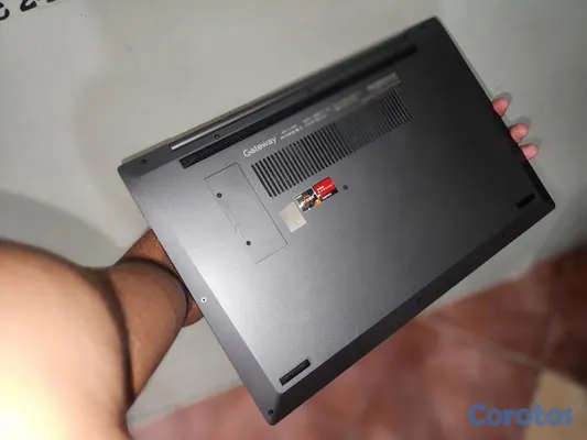 computadoras y laptops - Laptop Gateway AMD Ryzen 7 - ¡Potencia y Gráficos Vega 10! 3