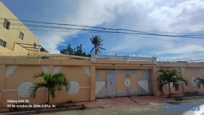 Casa con vocación comercial disponible en Villa Carmen para venta y Alquiler