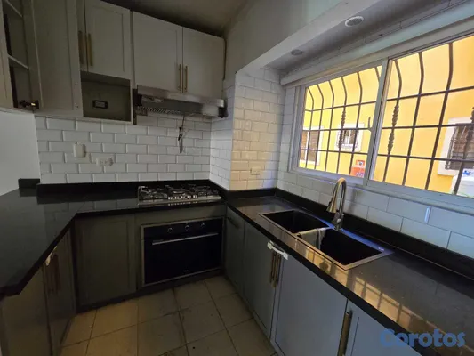 apartamentos - Apartamento en la Republica de Colombia 1er piso,  4