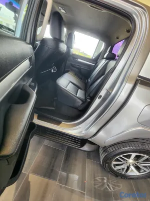 jeepetas y camionetas - 2017 Toyota Hilux Revo 3.0 Diesel 9