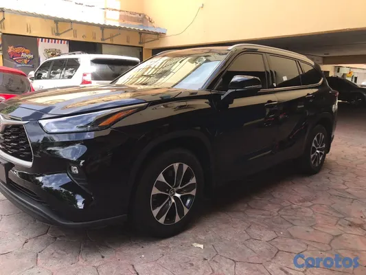 jeepetas y camionetas - Toyota Highlander 2022 XLE 2