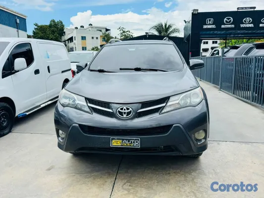 jeepetas y camionetas - oyota RAV4 LE 2014 | Americana | Piel | 125,000 Mi 3