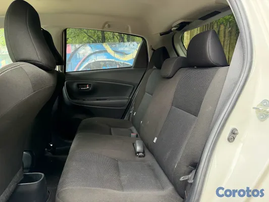 carros - Toyota Vitz 2020  6