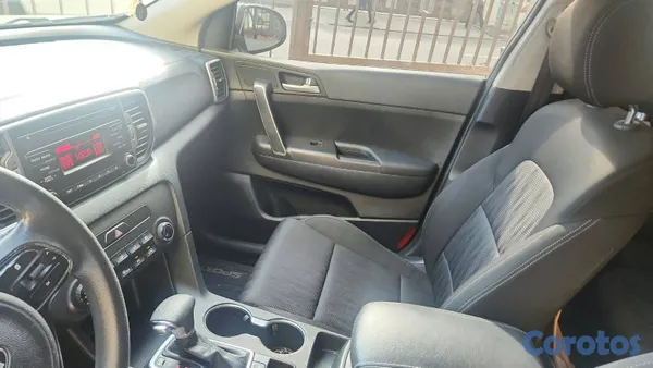 jeepetas y camionetas - KIA SPORTAGE 2017 LX 4X2 6