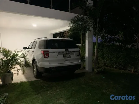casas vacacionales y villas - Espectacular Villa de 2 niveles en Vista Catalina, La Romana 9