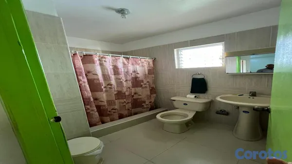 apartamentos - APARTAMETO DE OPORTUNIDAD  EN LA JACOBO MAJLUTA, SE ENCUENTRA EN UN 4t0 NIVEL 7