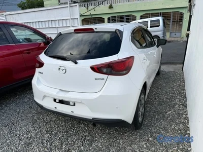Mazda Mazda 2 (Demio) 2021 gasolina 