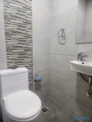 apartamentos - vendo zona universitaria dos habitaciones 2.5 baños dos parqueos área de lavado  9