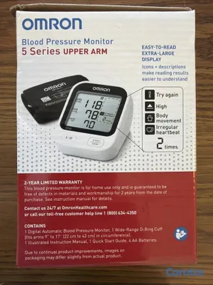 Salud y Equipamiento Médico - SE VENDE MEDIDOR DE PRESION OMRON SERIE 5  COMO NU 2