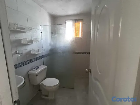 casas - BAYONA ALQ CASA Y APTOS 2 Y 3 HAB MARQUESINA RD$10 2