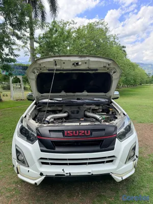 jeepetas y camionetas - Isuzu dmax 2020 mecánica 4x4  7