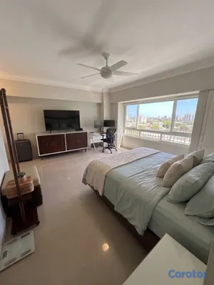 apartamentos - vendo ensanche naco tres habitaciones con su baño balcón dos parqueos piso alto  3