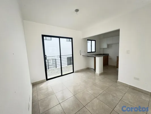 apartamentos - Apartamento Primer Nivel con Patio en Venta, Av. H 7