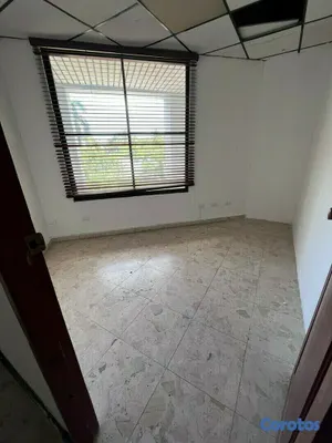 oficinas y locales comerciales - Alquilamos oficina en prestigioso y bien ubicado edificio corporativo ideal para 5