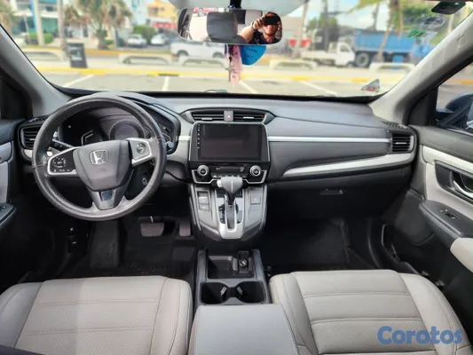 jeepetas y camionetas - Honda CRV 2019 RD$1,350,000 neg. oportunidad  6