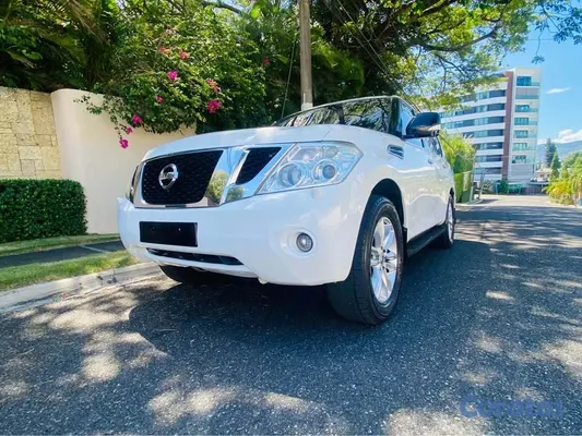 jeepetas y camionetas - Nissan Patrol LE 2011 – Excelente Condiciones  2