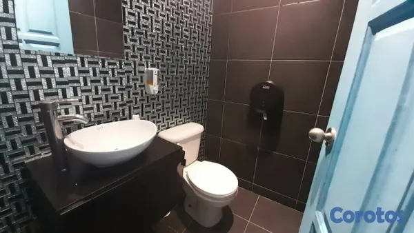 negocios en venta - 💱💲Vendo punto comercial de Restaurant OPERANDO en la Zona colonial, 8