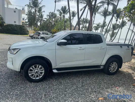jeepetas y camionetas - IZUZU DMAX con solo 1800 km. No tiene detalles  5