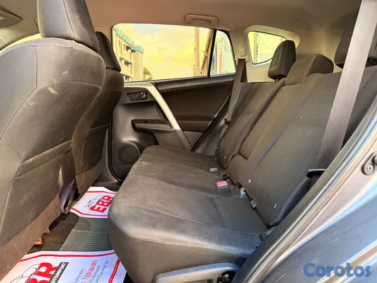 jeepetas y camionetas - 2016 TOYOTA RAV4 LE  9