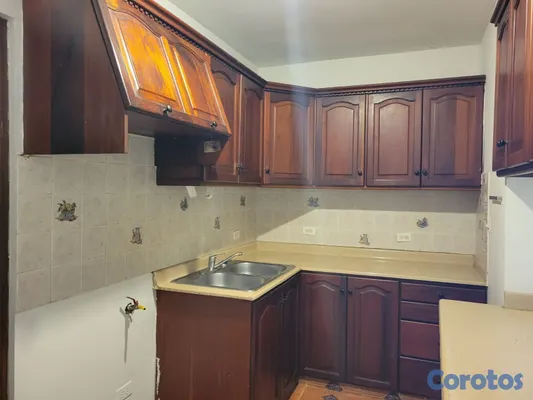 apartamentos - Av. indep. 2do piso. 2 habs. 2 baños. 2 parqueos
 4