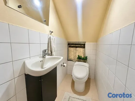 apartamentos - Casa de 2 Niveles en Urbanización Velazcasas – Av. 4
