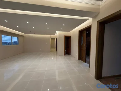 Alquiler Apartamento de 3 Habitaciones, Evaristo